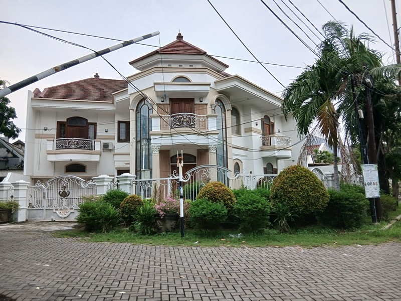 Sewa Rumah Mewah Siap Huni di Pusat Kota Jalan Kecilung, Genteng, Surabaya